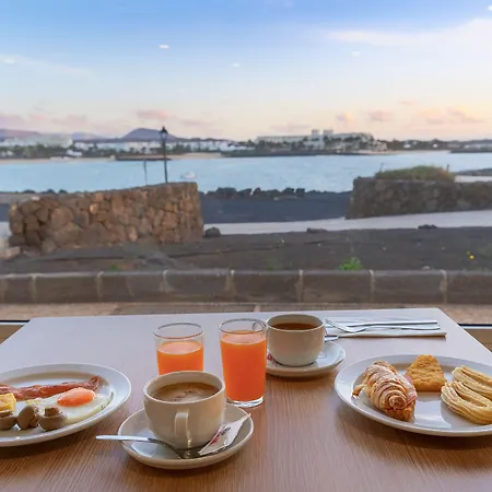 מלון דירות Galeon Playa