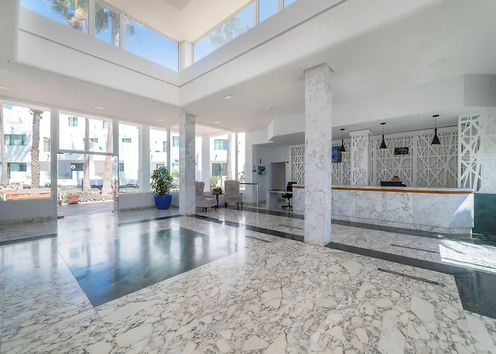 Lägenhetshotell Galeon Playa 3*